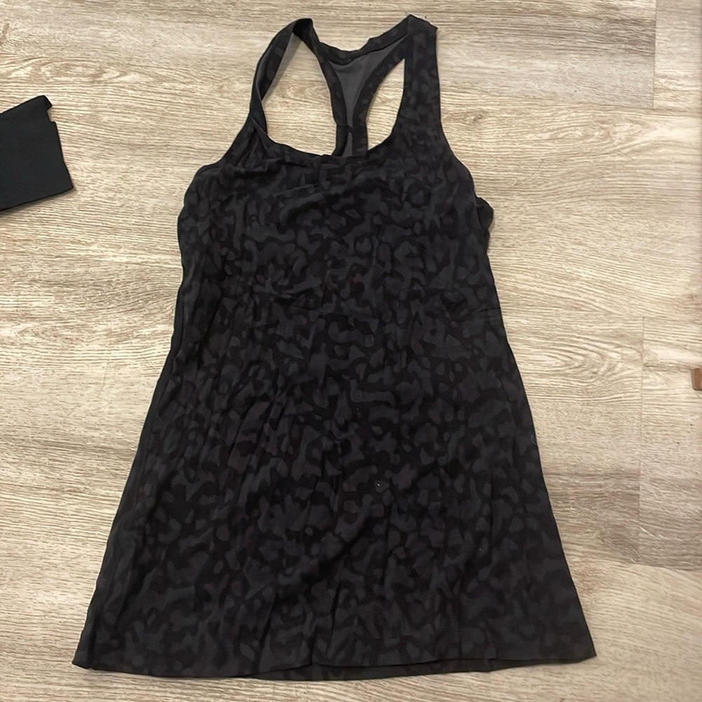 Lululemon tank